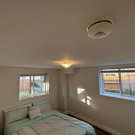 One-Bedroom Unit At Vista Hill 滑铁卢 外观 照片
