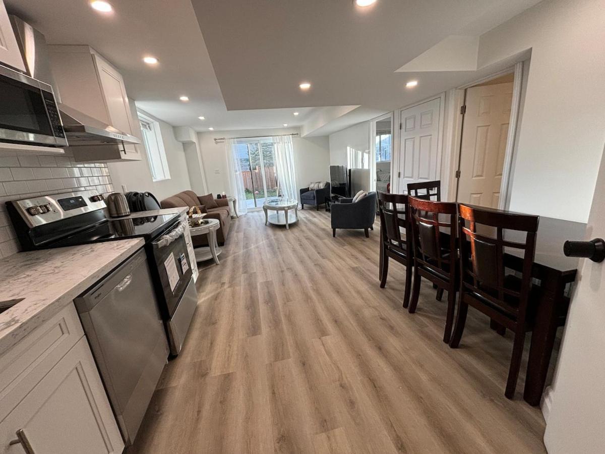 One-Bedroom Unit At Vista Hill 滑铁卢 外观 照片