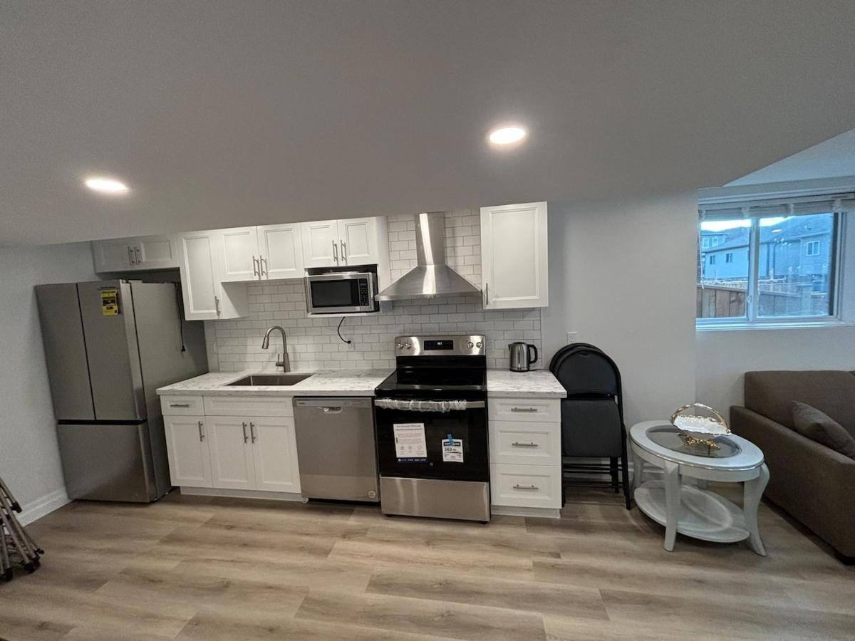 One-Bedroom Unit At Vista Hill 滑铁卢 外观 照片